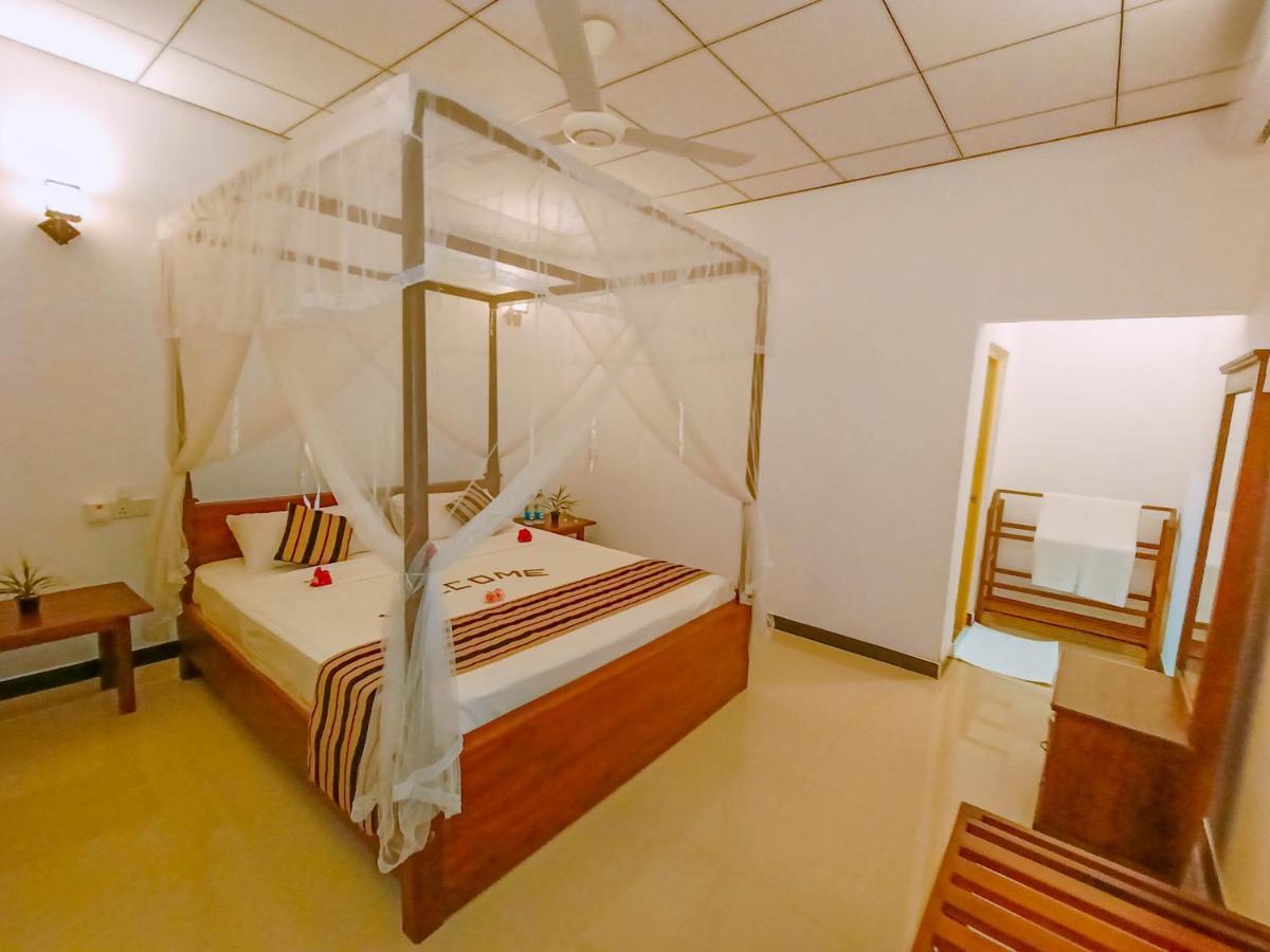 Nimsara Lodge Szigirija Kültér fotó
