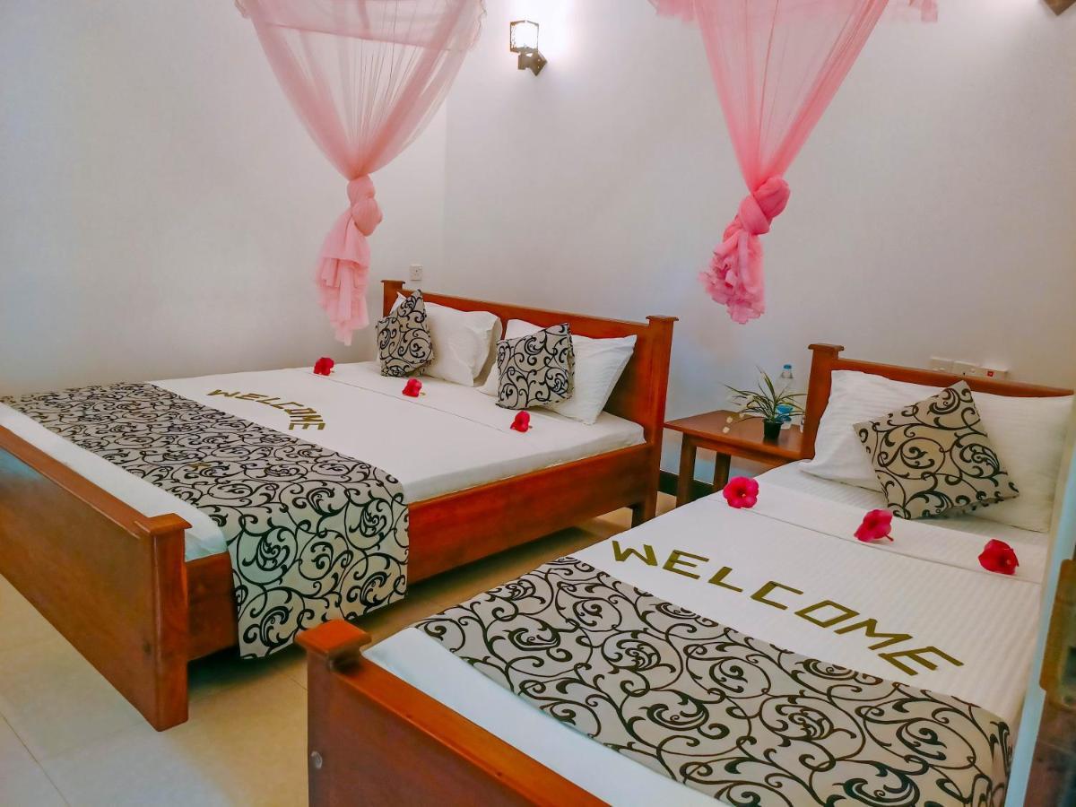 Nimsara Lodge Szigirija Kültér fotó