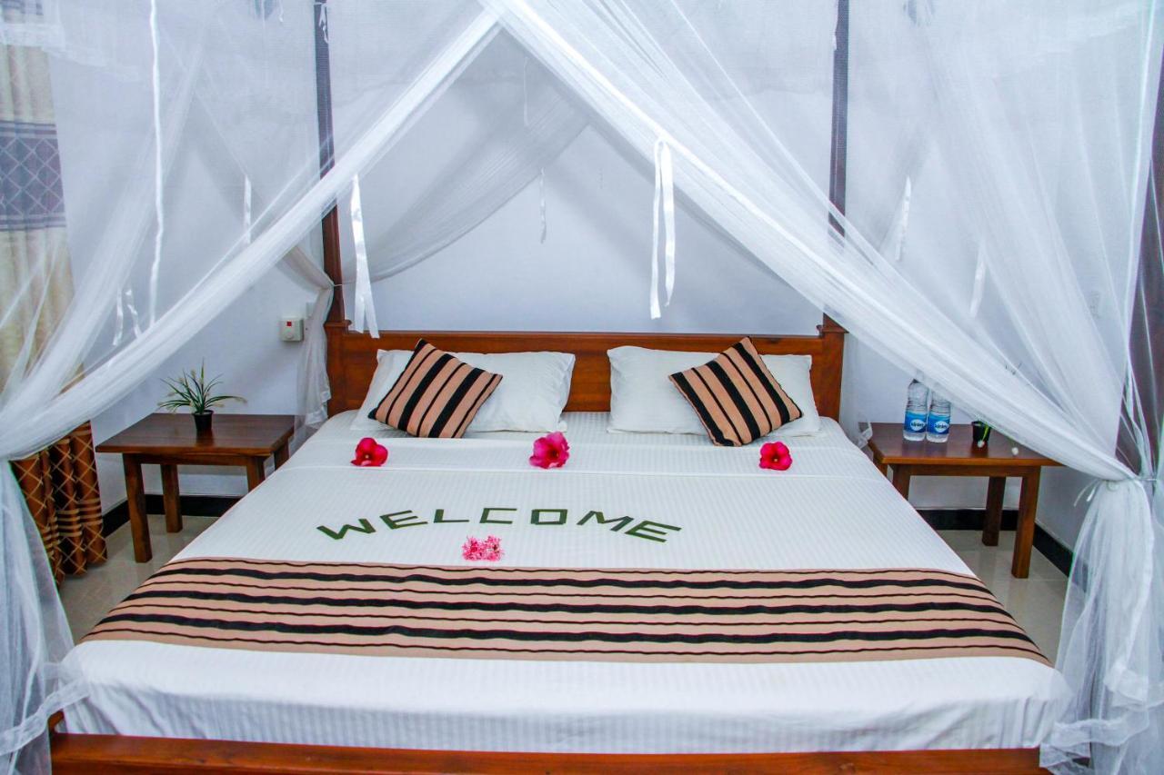 Nimsara Lodge Szigirija Kültér fotó