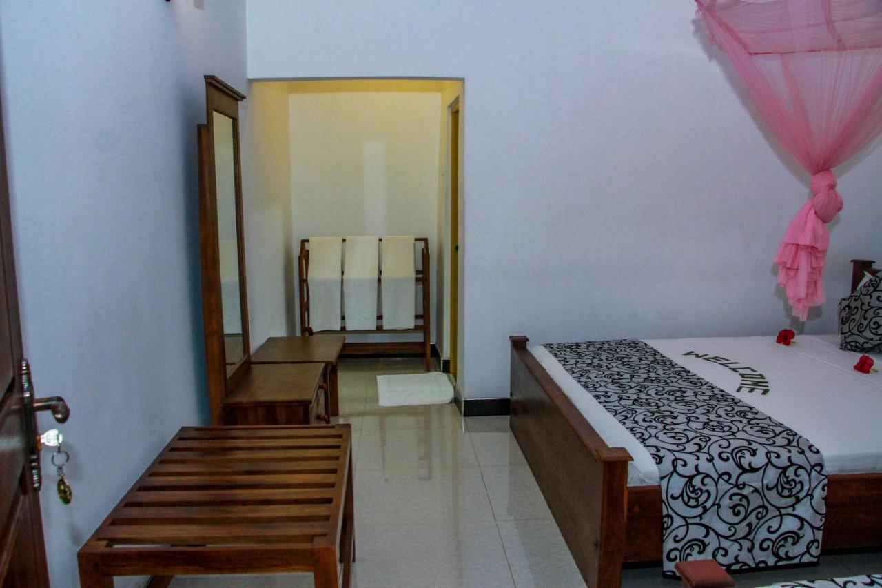 Nimsara Lodge Szigirija Kültér fotó