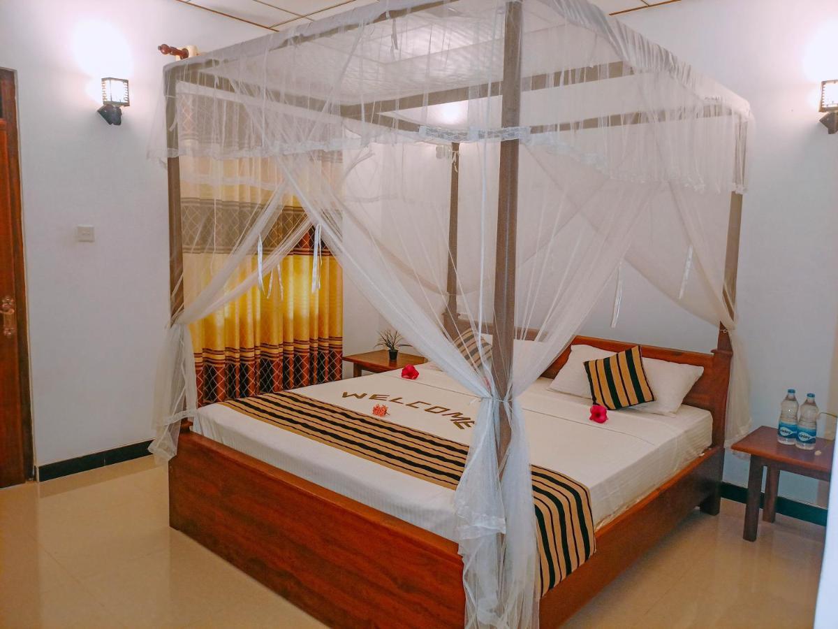 Nimsara Lodge Szigirija Kültér fotó