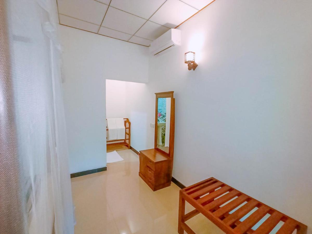 Nimsara Lodge Szigirija Kültér fotó