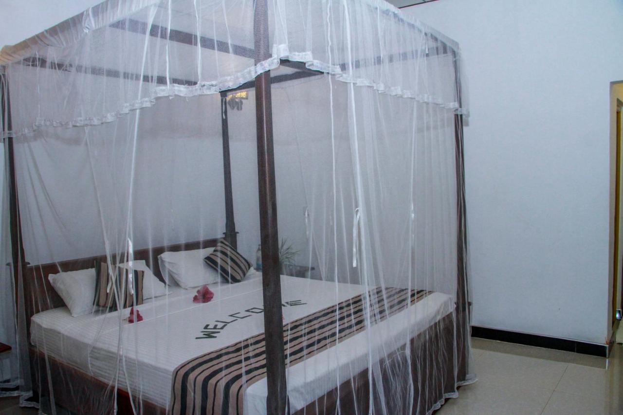 Nimsara Lodge Szigirija Kültér fotó