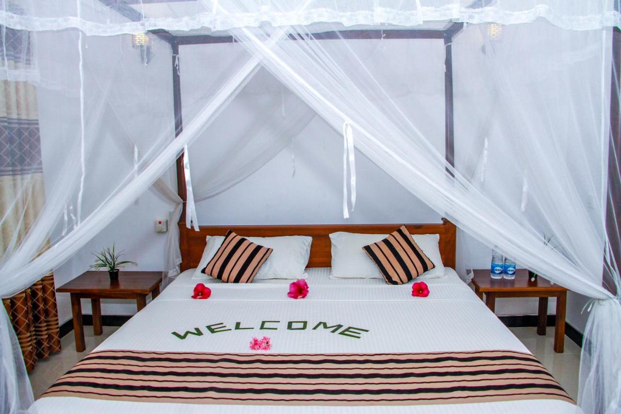 Nimsara Lodge Szigirija Kültér fotó